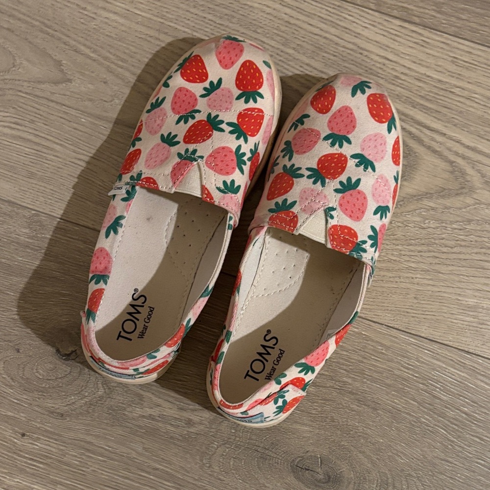 TOMS kids strawberry slip on shoes